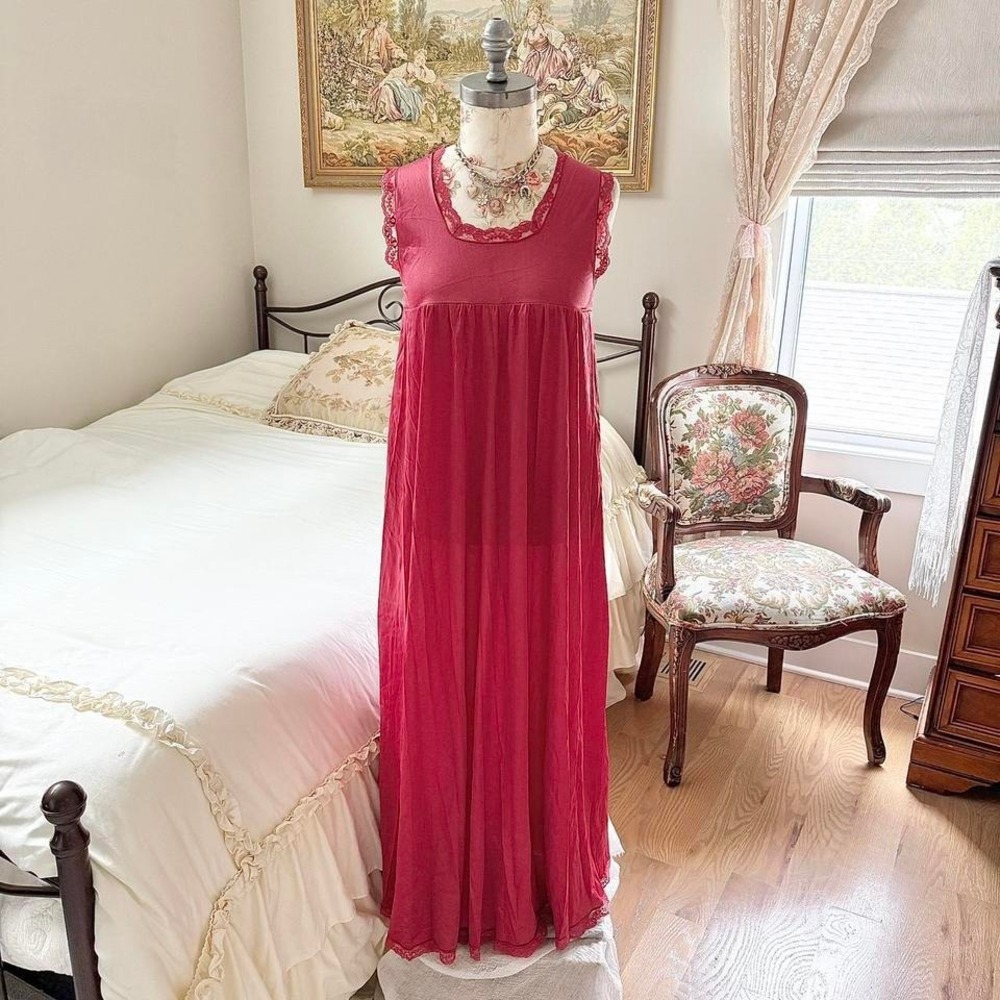 pink lace maxi slip dress nightgown 70s vintage pink lace nightgown
